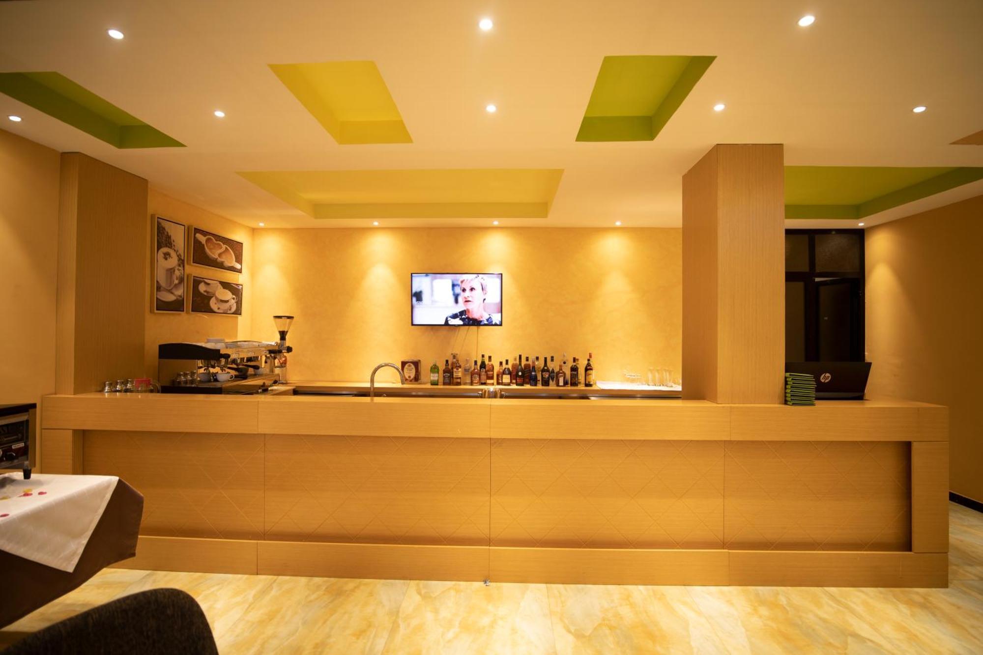 Vamos Addis Hotel Екстер'єр фото